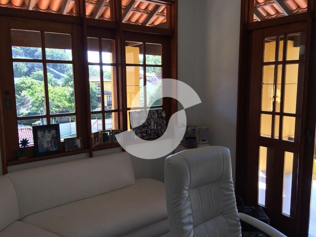 Imagem Casa com 4 Quartos à Venda, 600 m² em Itacoatiara - Niterói Imagem Casa com 4 Quartos à Venda, 600 m² em Itacoatiara - Niterói
