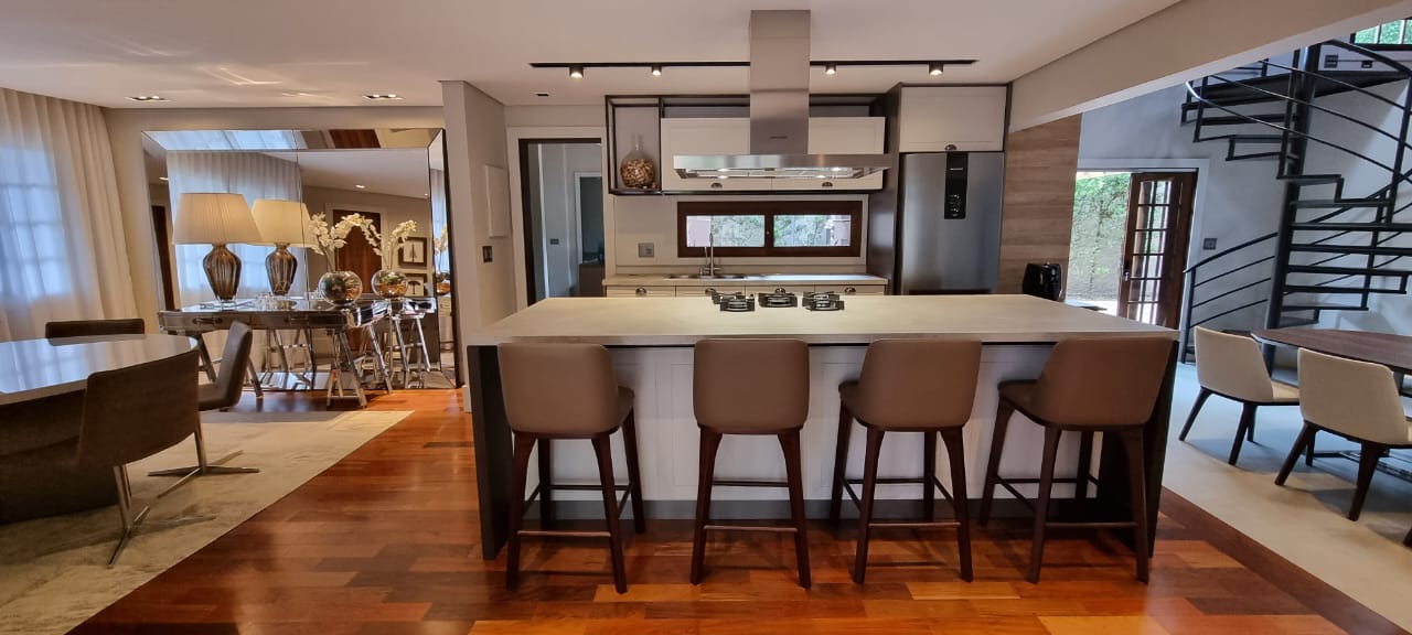 Imagem Casa com 3 Quartos à Venda, 258 m² em Butiatuvinha - Curitiba Imagem Casa com 3 Quartos à Venda, 258 m² em Butiatuvinha - Curitiba