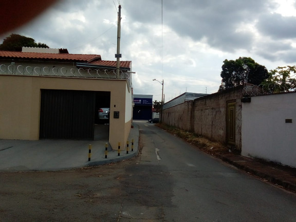 Imagem Casa com 3 Quartos à Venda, 170 m² em Setor Faiçalville - Goiânia Imagem Casa com 3 Quartos à Venda, 170 m² em Setor Faiçalville - Goiânia