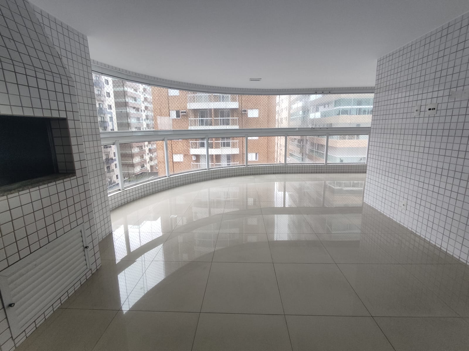 Imagem Apartamento com 3 Quartos à Venda, 170 m²em Tupi - Praia Grande Imagem Apartamento com 3 Quartos à Venda, 170 m²em Tupi - Praia Grande