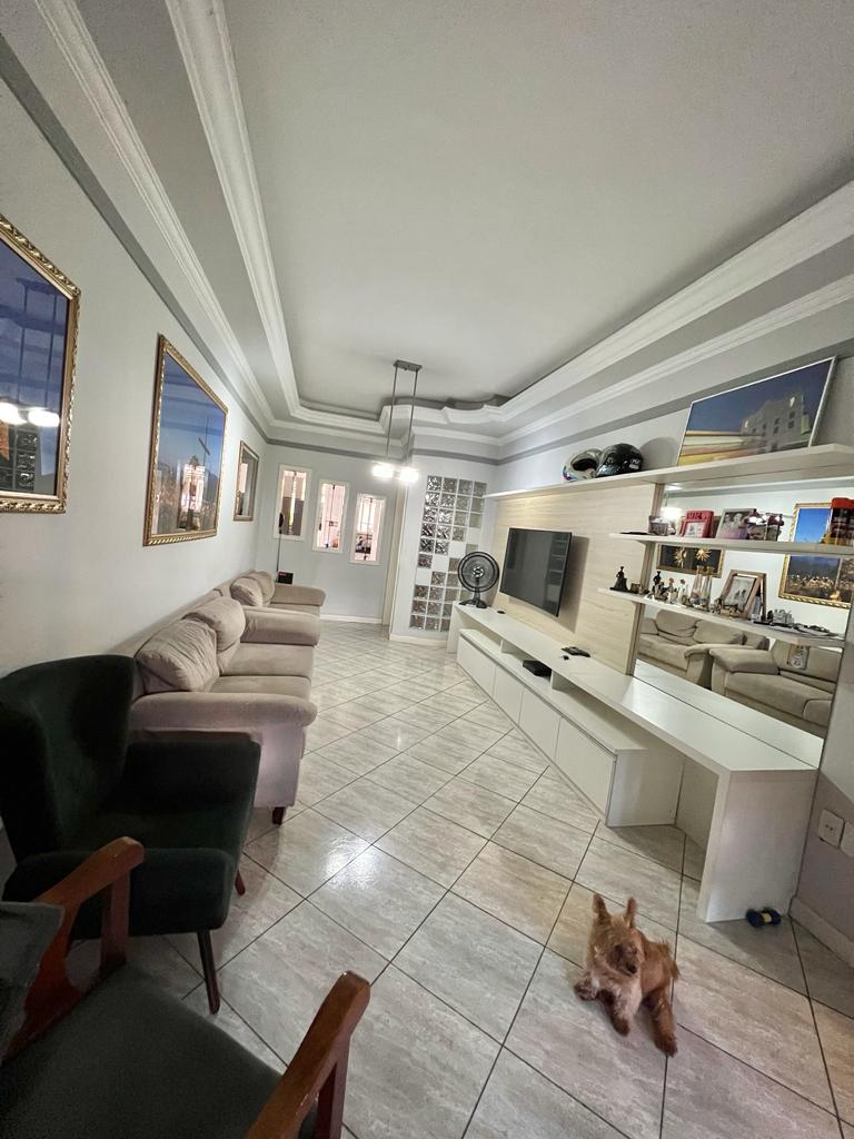 Imagem Casa com 5 Quartos à Venda, 250 m²em Marambaia - Belém Imagem Casa com 5 Quartos à Venda, 250 m²em Marambaia - Belém