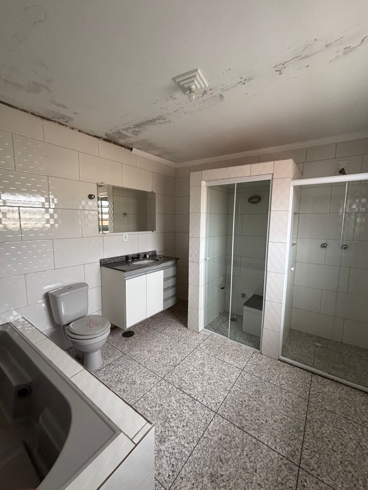 Imagem Casa com 3 Quartos à Venda, 300 m² em Jardim das Rosas (Zona Leste) - São Paulo