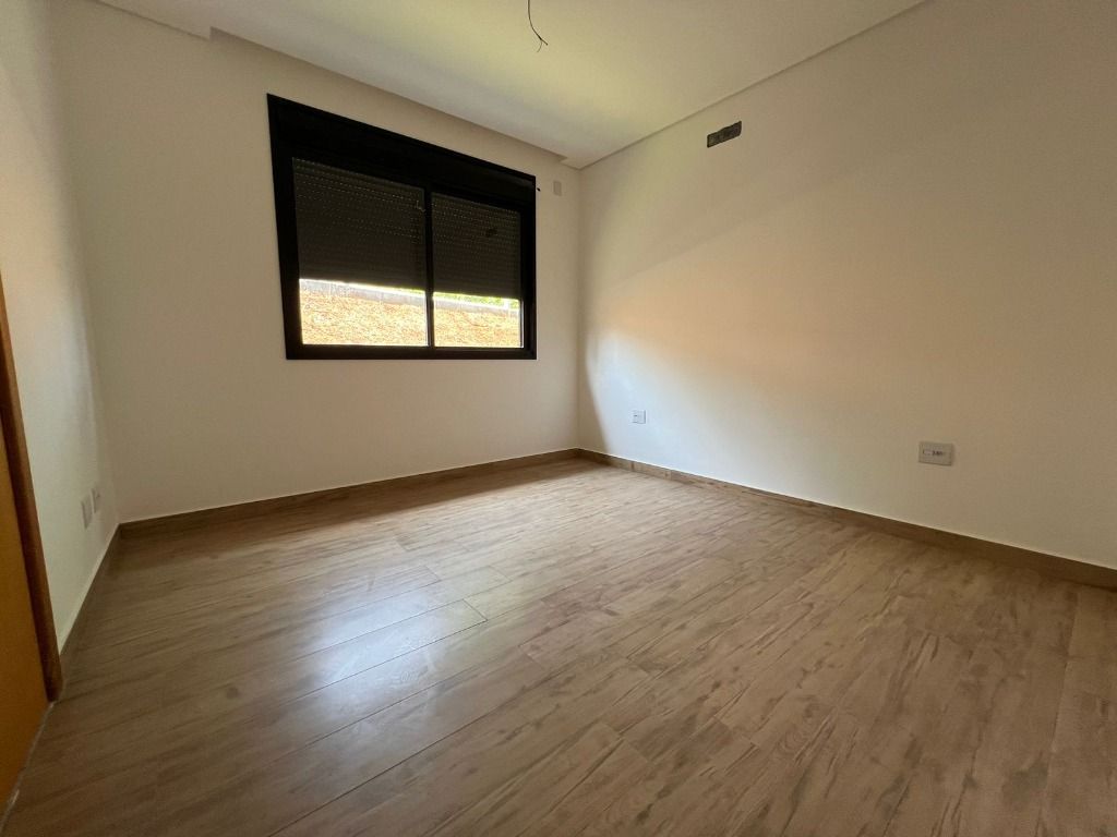 Imagem Casa de Condomínio com 4 Quartos à Venda, 200 m² em - Imagem Casa de Condomínio com 4 Quartos à Venda, 200 m² em -