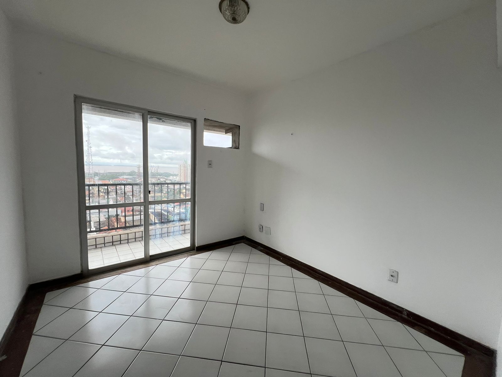 Imagem Apartamento com 3 Quartos à Venda, 146 m²em Reduto - Belém Imagem Apartamento com 3 Quartos à Venda, 146 m²em Reduto - Belém