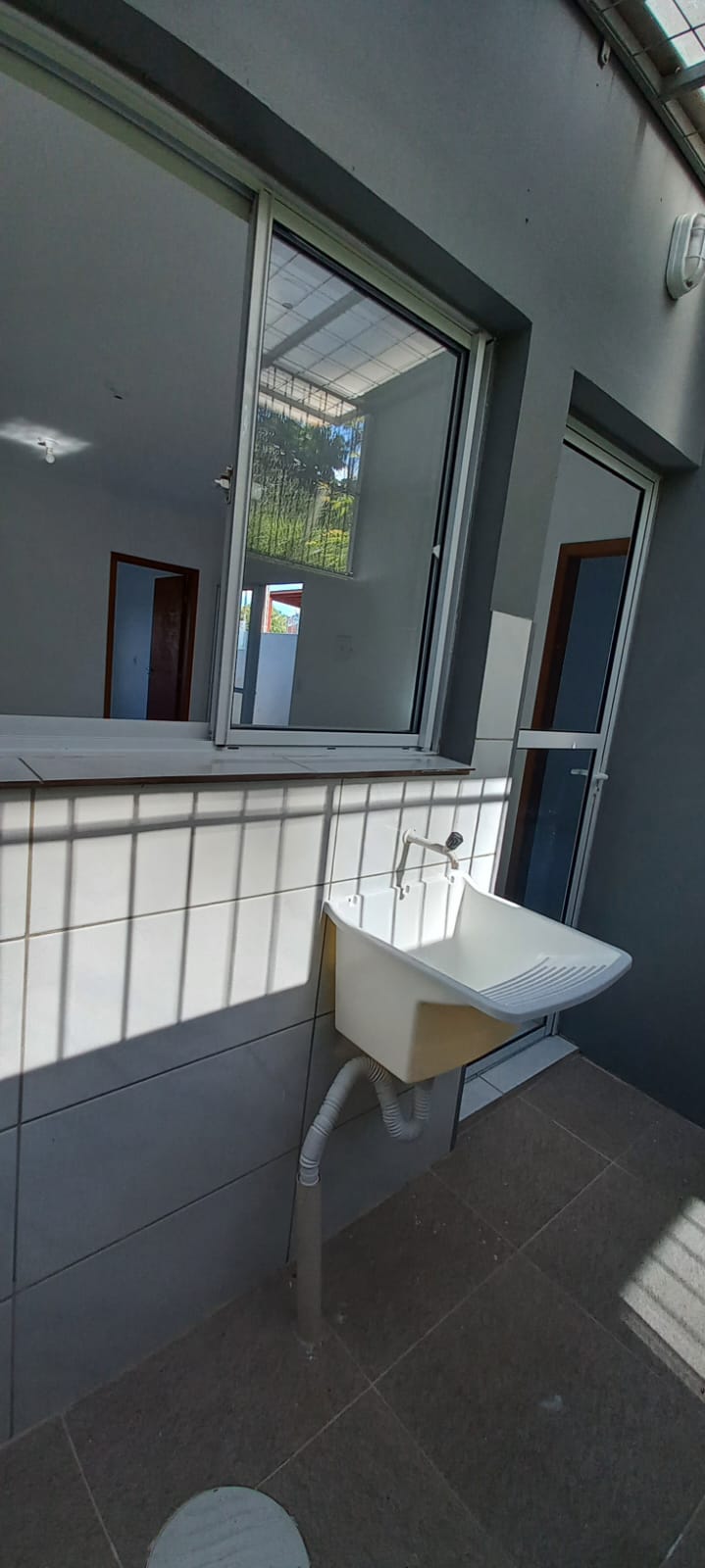 Imagem Casa de Condomínio com 2 Quartos à Venda, 48 m² em Jardim dos Lagos - Guaíba Imagem Casa de Condomínio com 2 Quartos à Venda, 48 m² em Jardim dos Lagos - Guaíba