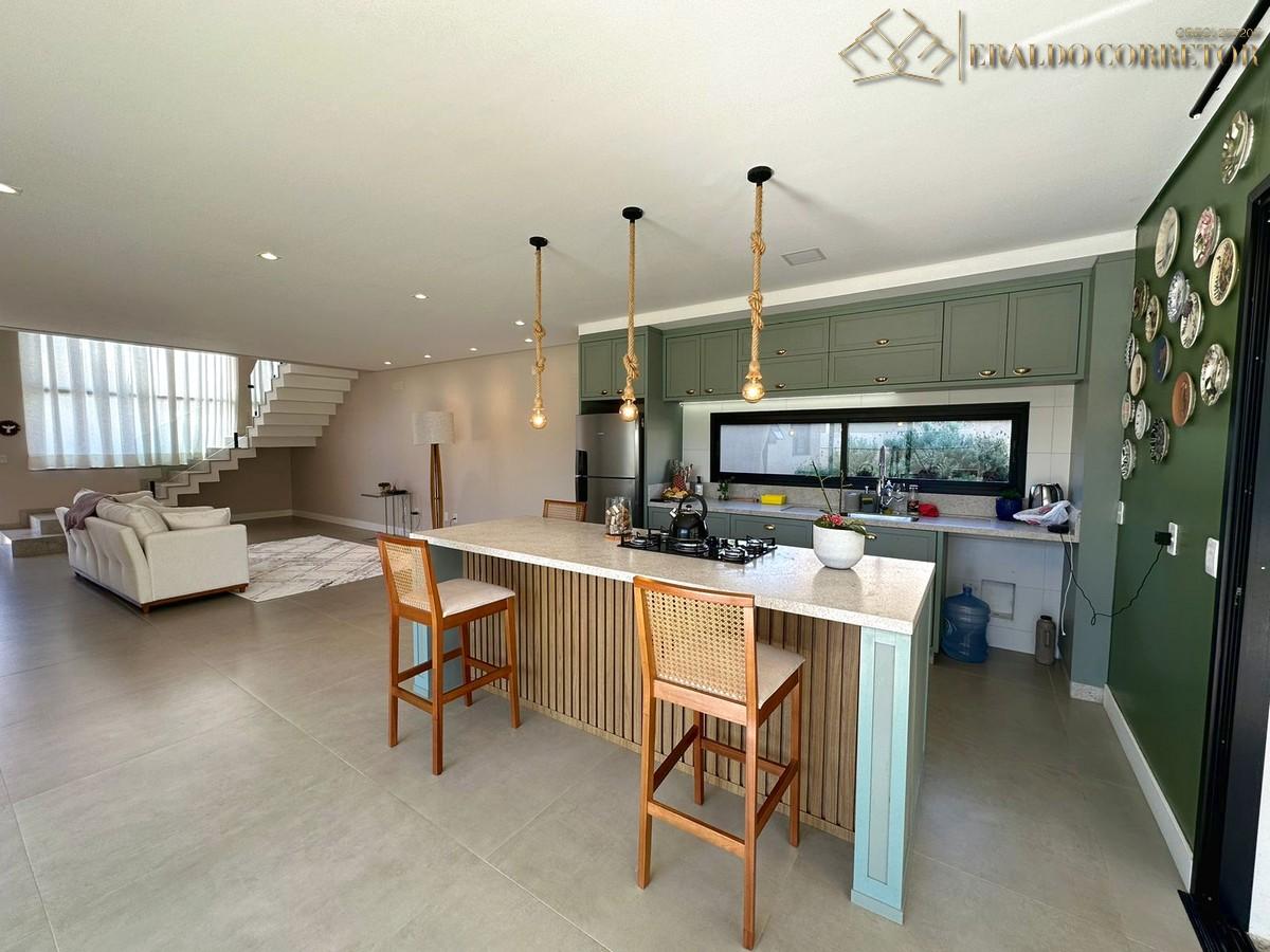 Imagem Casa com 3 Quartos à Venda, 254 m²em Ingleses do Rio Vermelho - Florianópolis Imagem Casa com 3 Quartos à Venda, 254 m²em Ingleses do Rio Vermelho - Florianópolis