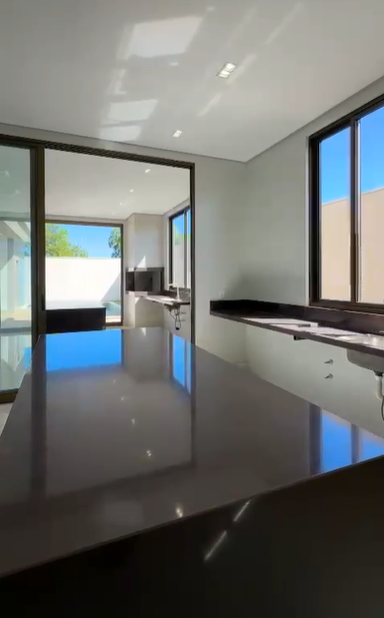 Imagem Casa de Condomínio com 4 Quartos à Venda, 422 m² em  - 