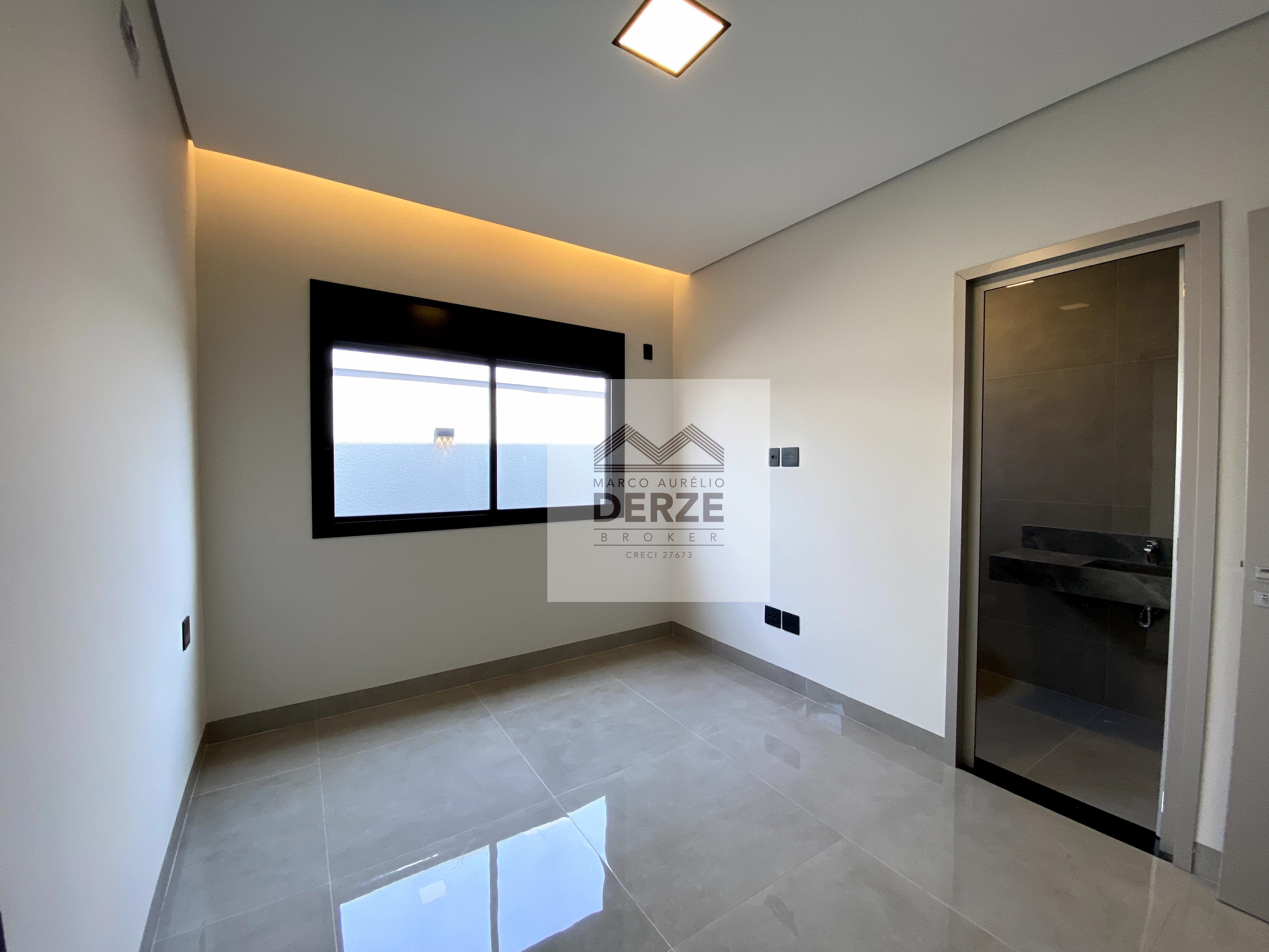 Imagem Casa com 3 Quartos à Venda, 256 m²em Jardim Botânico - Uberlândia Imagem Casa com 3 Quartos à Venda, 256 m²em Jardim Botânico - Uberlândia
