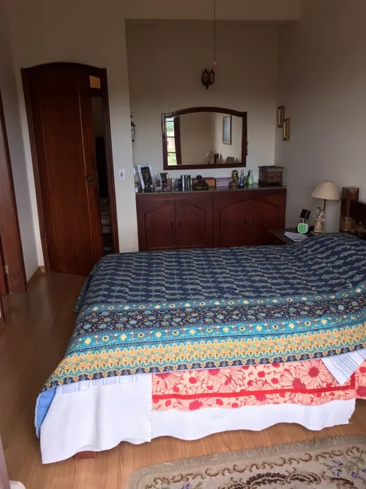 Imagem Casa com 4 Quartos à Venda, 380 m²em Alphaville - Santana de Parnaíba Imagem Casa com 4 Quartos à Venda, 380 m²em Alphaville - Santana de Parnaíba
