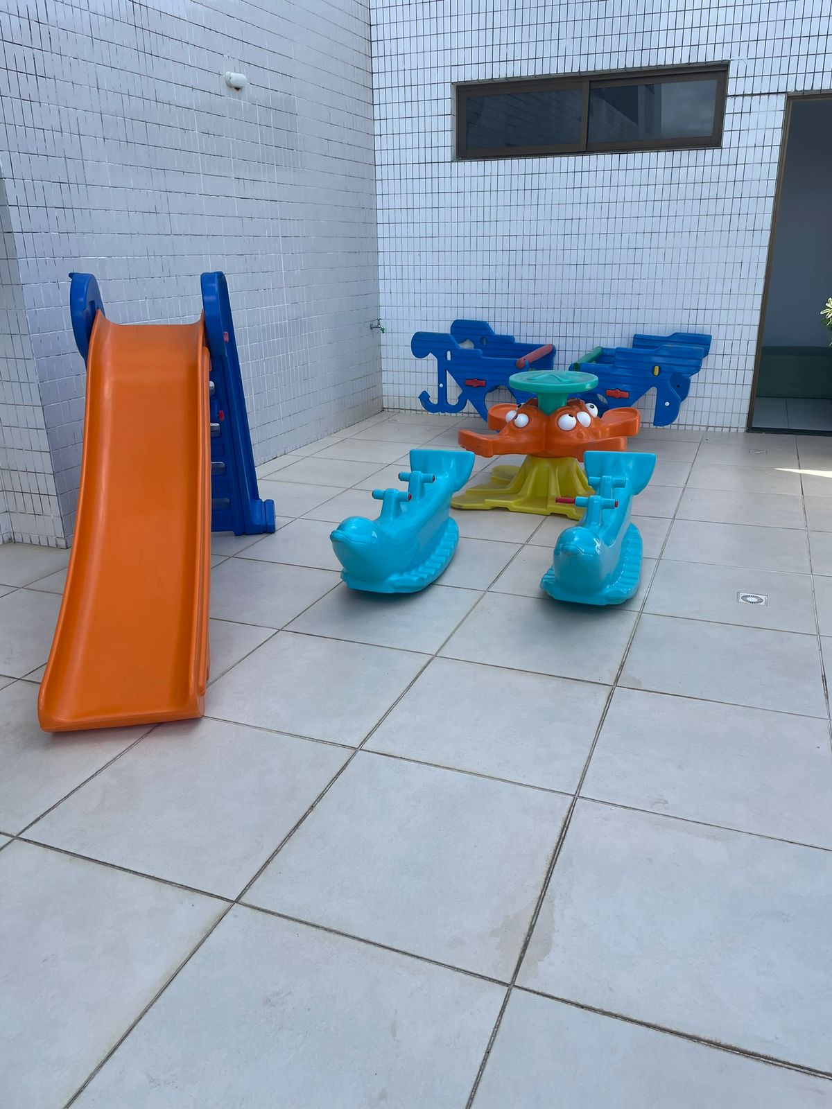 Imagem Apartamento com 2 Quartos para Alugar, 74 m²em Pitangueiras - Lauro de Freitas Imagem Apartamento com 2 Quartos para Alugar, 74 m²em Pitangueiras - Lauro de Freitas