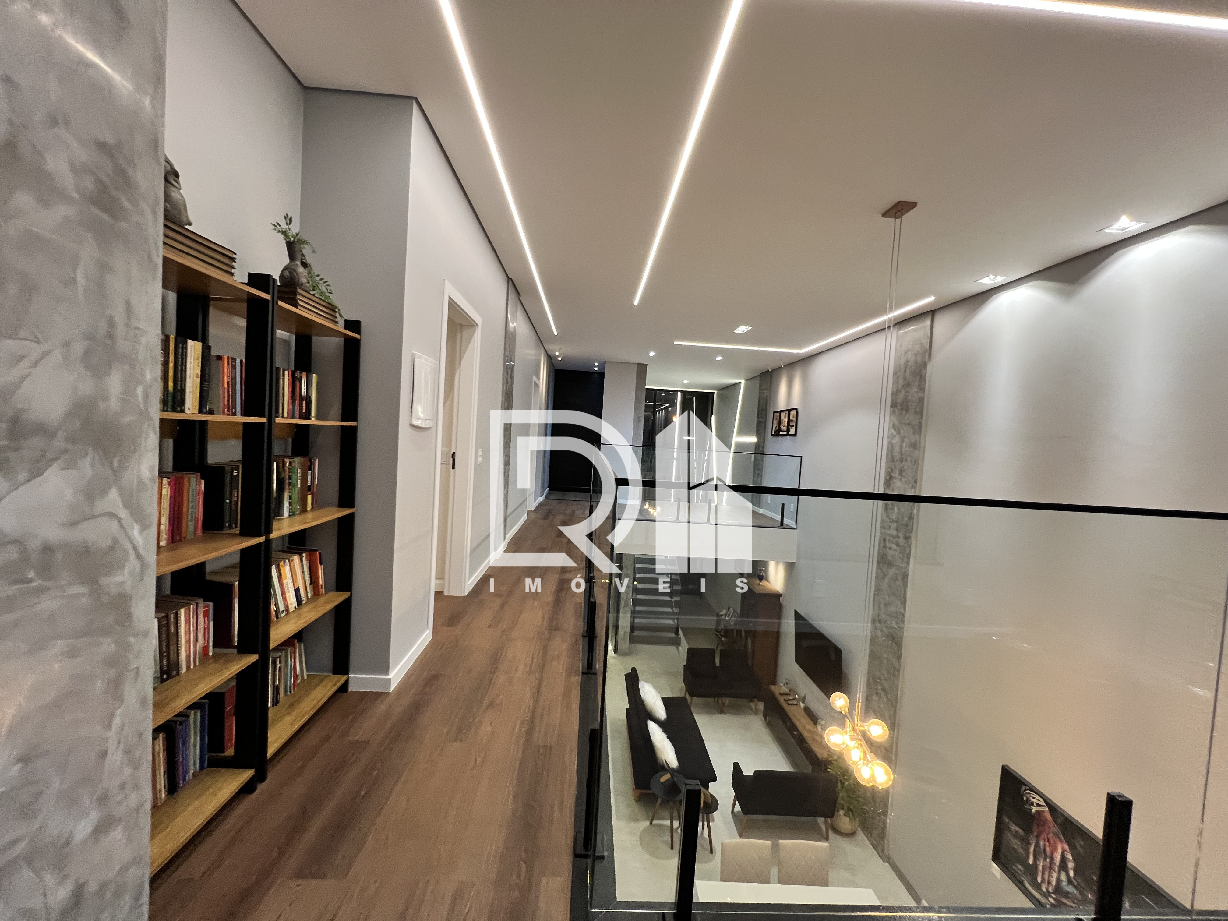 Imagem Casa com 4 Quartos à Venda, 285 m² em Guará II - Brasília Imagem Casa com 4 Quartos à Venda, 285 m² em Guará II - Brasília