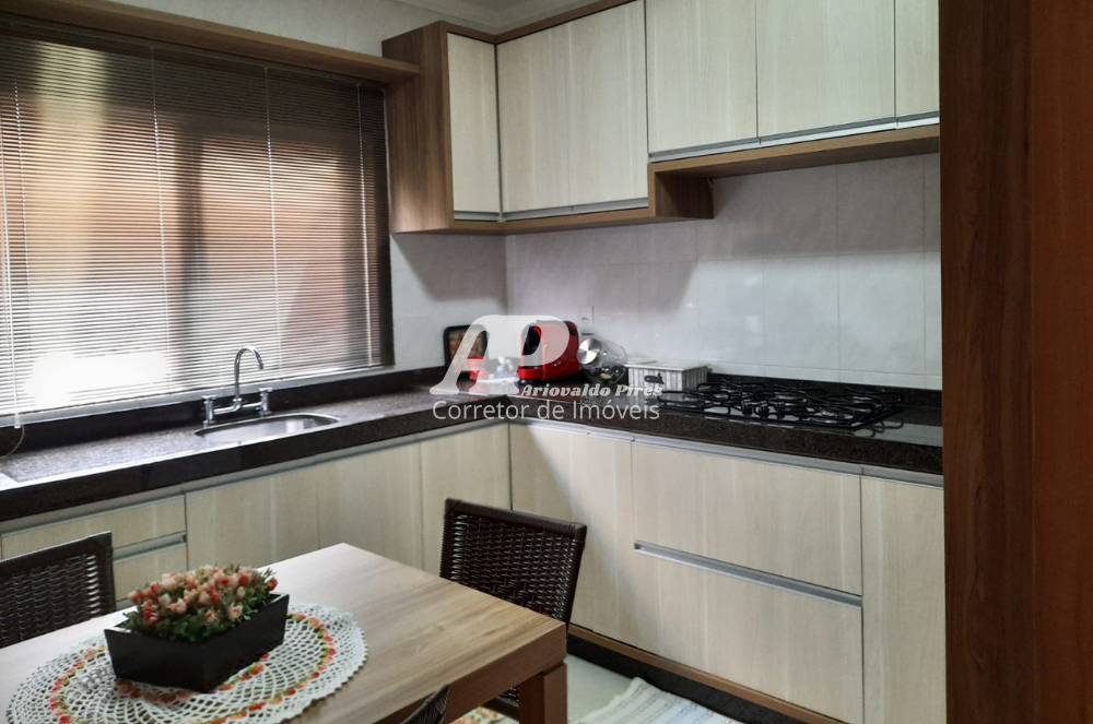 Imagem Sobrado com 3 Quartos à Venda ou Temporada, 90 m²em Jardim Carvalho - Ponta Grossa Imagem Sobrado com 3 Quartos à Venda ou Temporada, 90 m²em Jardim Carvalho - Ponta Grossa