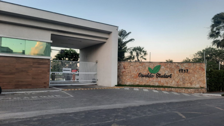 Casa de Condomínio com 5 Quartos para Alugar, 200 m² em Maraponga - Fortaleza