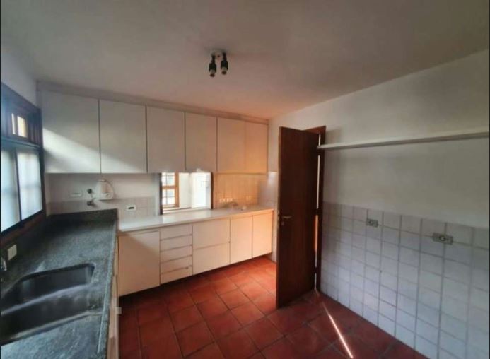 Imagem Casa com 5 Quartos à Venda, 472 m²em Alphaville - Santana de Parnaíba Imagem Casa com 5 Quartos à Venda, 472 m²em Alphaville - Santana de Parnaíba