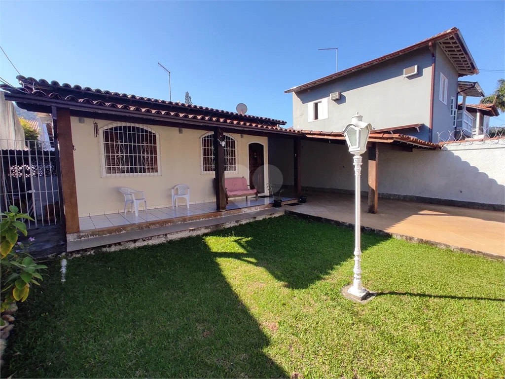 Casa com 3 Quartos à Venda, 200 m²em Piratininga - Niterói