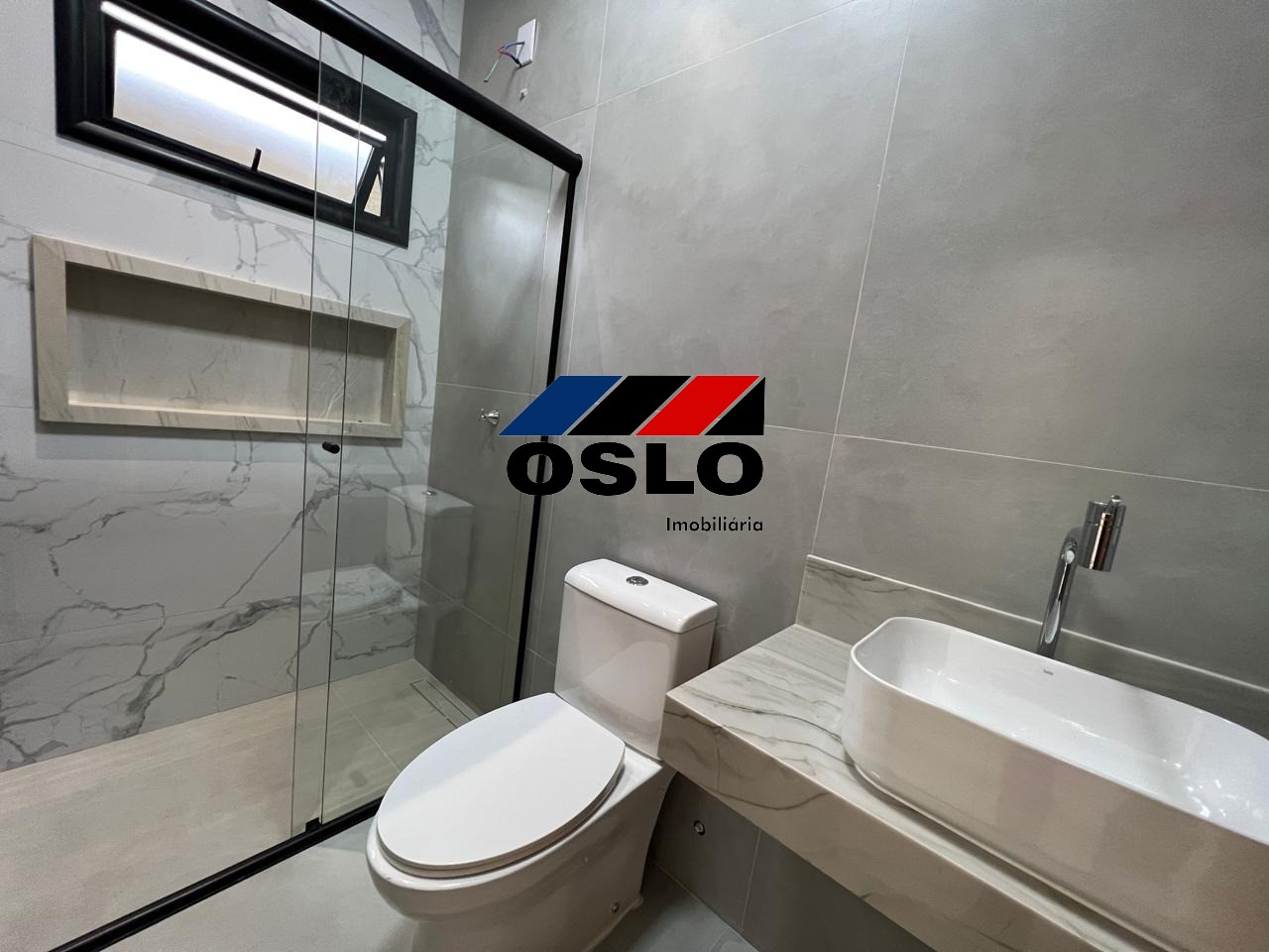 Imagem Casa com 4 Quartos à Venda, 192 m²em Moinho dos Ventos - Goiânia Imagem Casa com 4 Quartos à Venda, 192 m²em Moinho dos Ventos - Goiânia