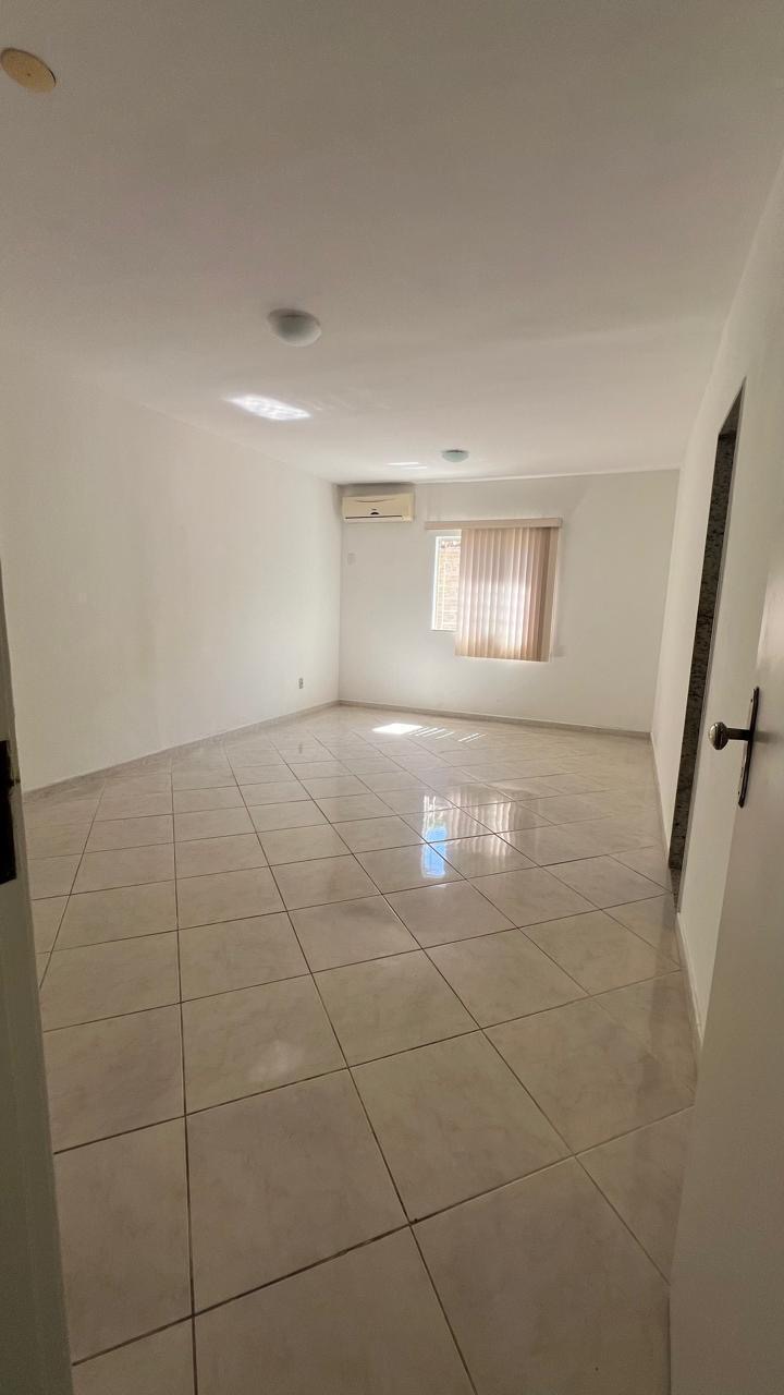 Imagem Casa com 3 Quartos para Alugar, 200 m²em Buraquinho - Lauro de Freitas Imagem Casa com 3 Quartos para Alugar, 200 m²em Buraquinho - Lauro de Freitas