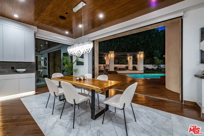 Imagem Casa de Condomínio com 5 Quartos à Venda, 796 m²em Alphaville Residencial Um - Barueri Imagem Casa de Condomínio com 5 Quartos à Venda, 796 m²em Alphaville Residencial Um - Barueri
