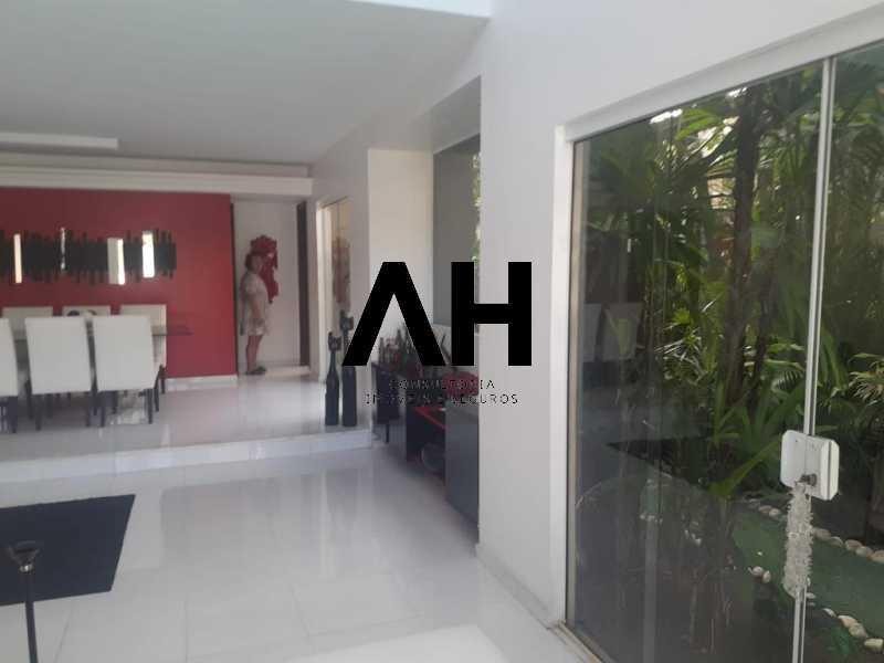Imagem Casa com 4 Quartos à Venda, 250 m²em Maria Turri - Rio das Ostras Imagem Casa com 4 Quartos à Venda, 250 m²em Maria Turri - Rio das Ostras