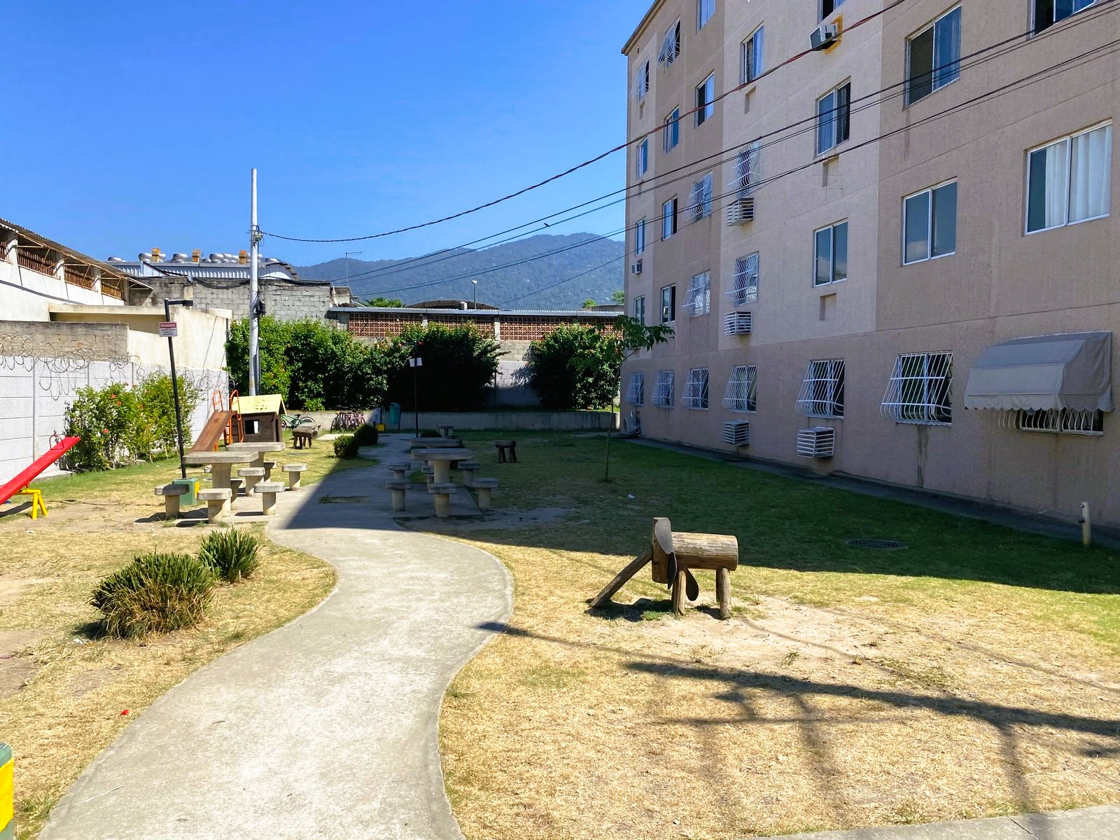 Imagem Apartamento com 2 Quartos à Venda, 45 m² em Bangu - Rio de Janeiro