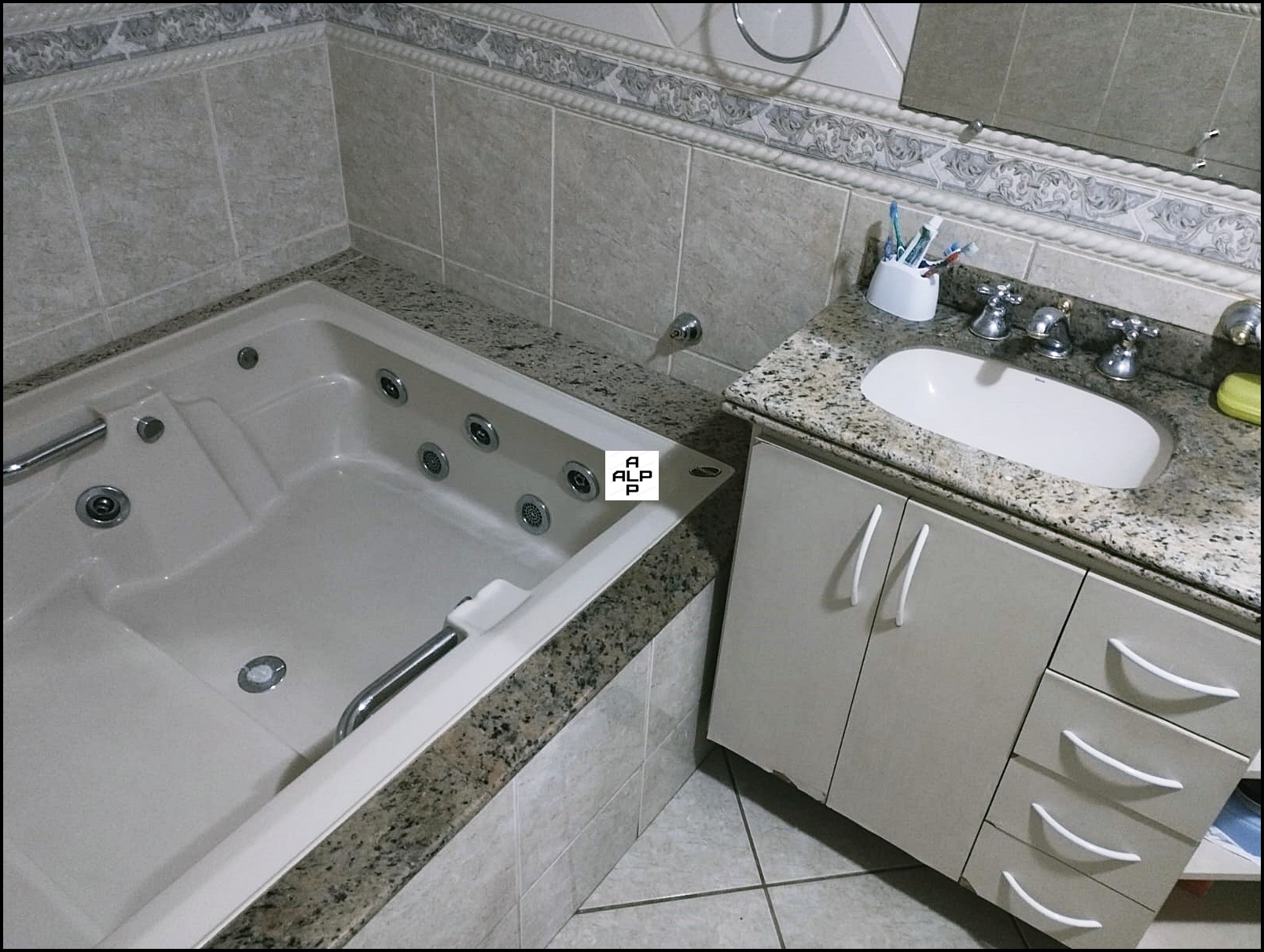 Imagem Sobrado com 4 Quartos à Venda, 250 m²em Taguatinga Sul (Taguatinga) - Brasília