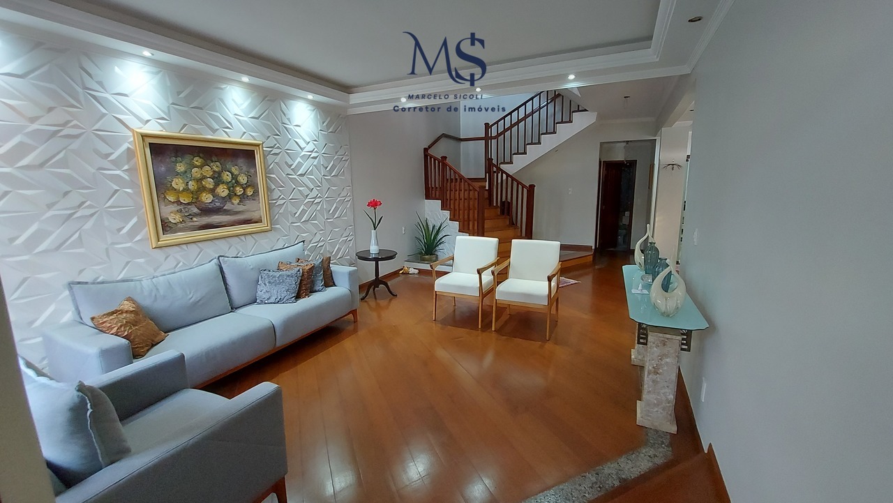Imagem Casa com 5 Quartos à Venda, 400 m²em Guará II - Brasília Imagem Casa com 5 Quartos à Venda, 400 m²em Guará II - Brasília