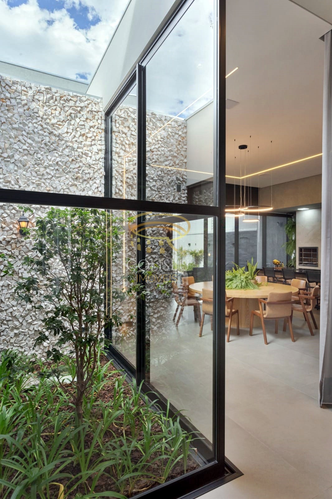 Imagem Casa com 3 Quartos à Venda, 250 m²em Loteamento Alto da Boa Vista - Maringá