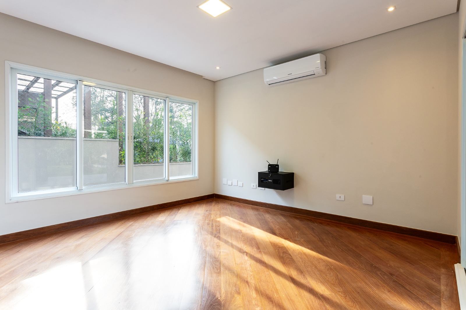 Imagem Casa de Condomínio com 6 Quartos à Venda, 780 m²em Residencial Tamboré - Barueri Imagem Casa de Condomínio com 6 Quartos à Venda, 780 m²em Residencial Tamboré - Barueri