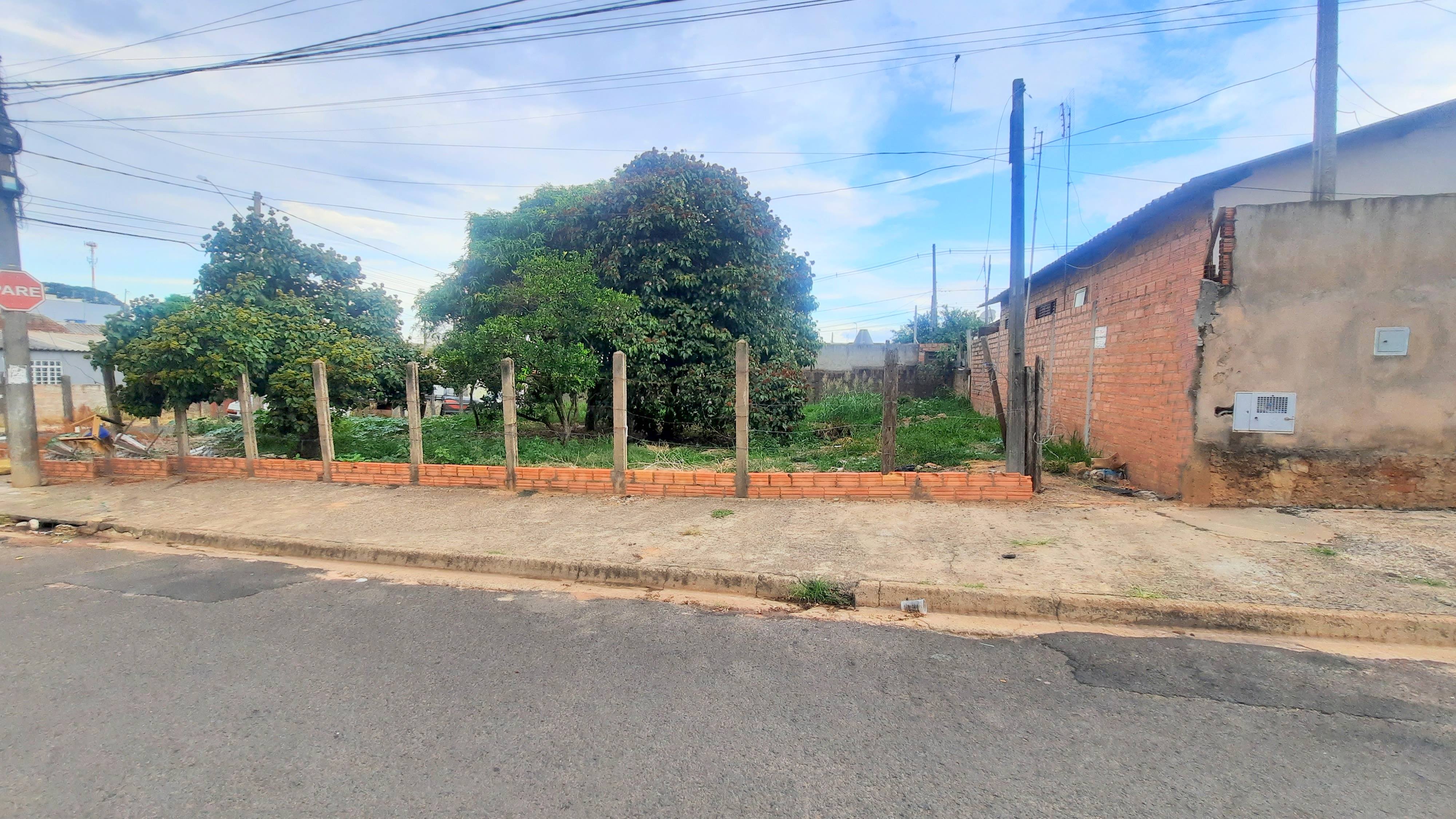 Imagem Terreno à Venda, 400 m²em Parque Marajoara - Botucatu