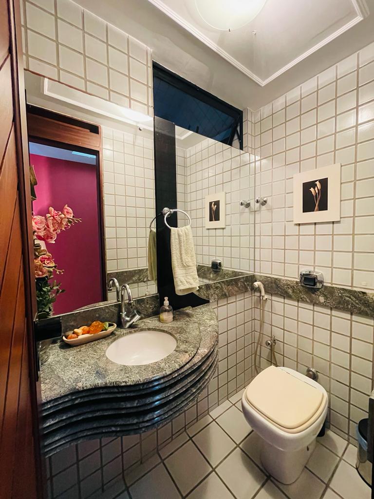 Imagem Apartamento com 4 Quartos à Venda, 221 m²em Candelária - Natal