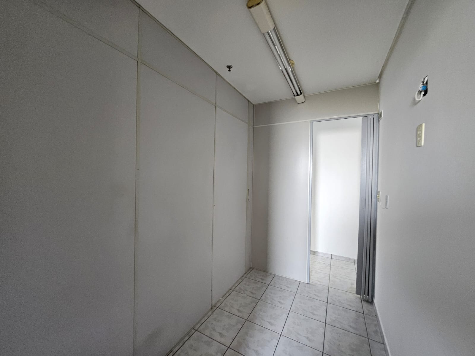 Imagem Sala Comercial à Venda, 80 m² em - Imagem Sala Comercial à Venda, 80 m² em -