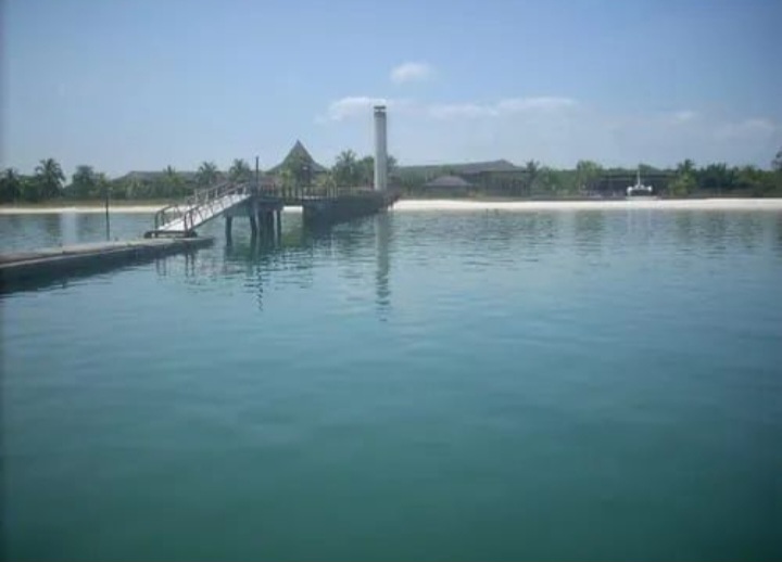 Imagem Imóvel com 10 Quartos à Venda, 1.200.000 hectare em Salinas - Salinas da Margarida Imagem Imóvel com 10 Quartos à Venda, 1.200.000 hectare em Salinas - Salinas da Margarida