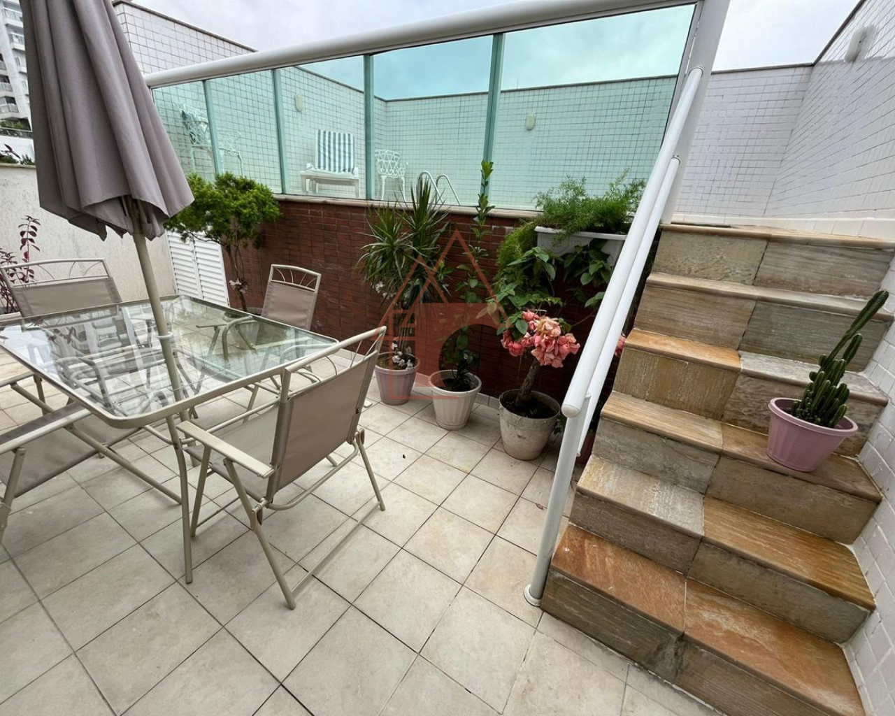 Imagem Sobrado com 3 Quartos à Venda, 151 m²em Embaré - Santos