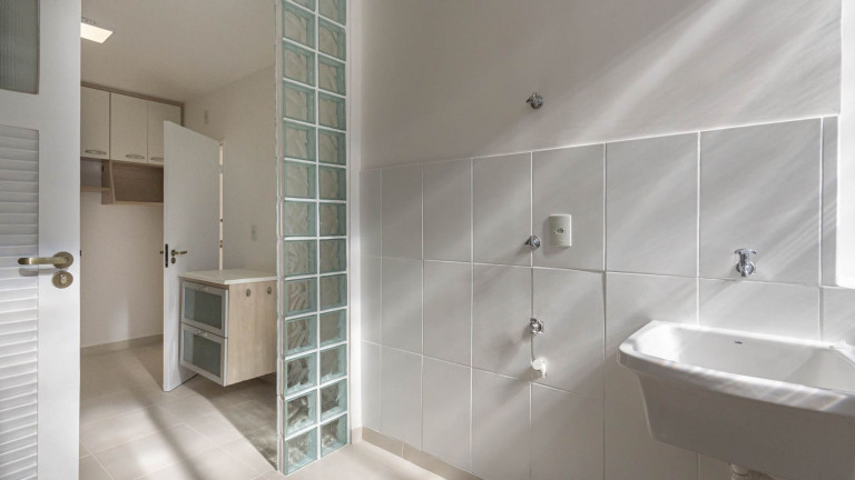 Imagem Apartamento com 3 Quartos à Venda, 80 m² em Laranjeiras - Rio de Janeiro Imagem Apartamento com 3 Quartos à Venda, 80 m² em Laranjeiras - Rio de Janeiro