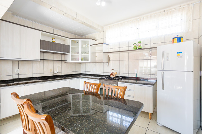 Imagem Casa com 3 Quartos à Venda, em Sítio Cercado - Curitiba Imagem Casa com 3 Quartos à Venda, em Sítio Cercado - Curitiba