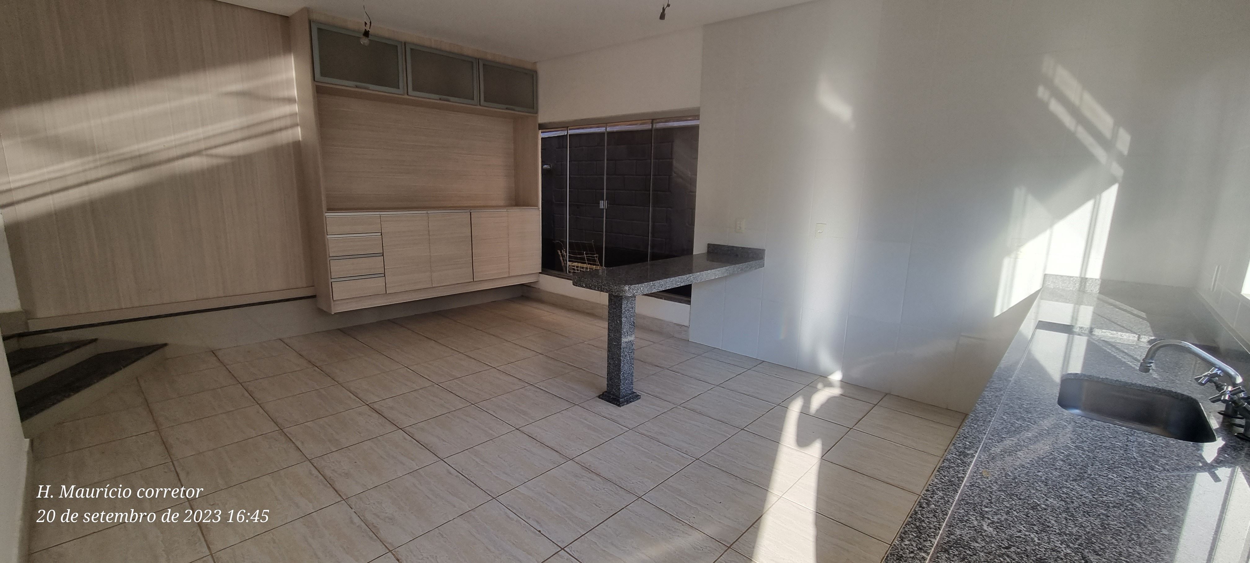 Imagem Sobrado com 4 Quartos à Venda, 377 m²em Setor Jaó - Goiânia Imagem Sobrado com 4 Quartos à Venda, 377 m²em Setor Jaó - Goiânia
