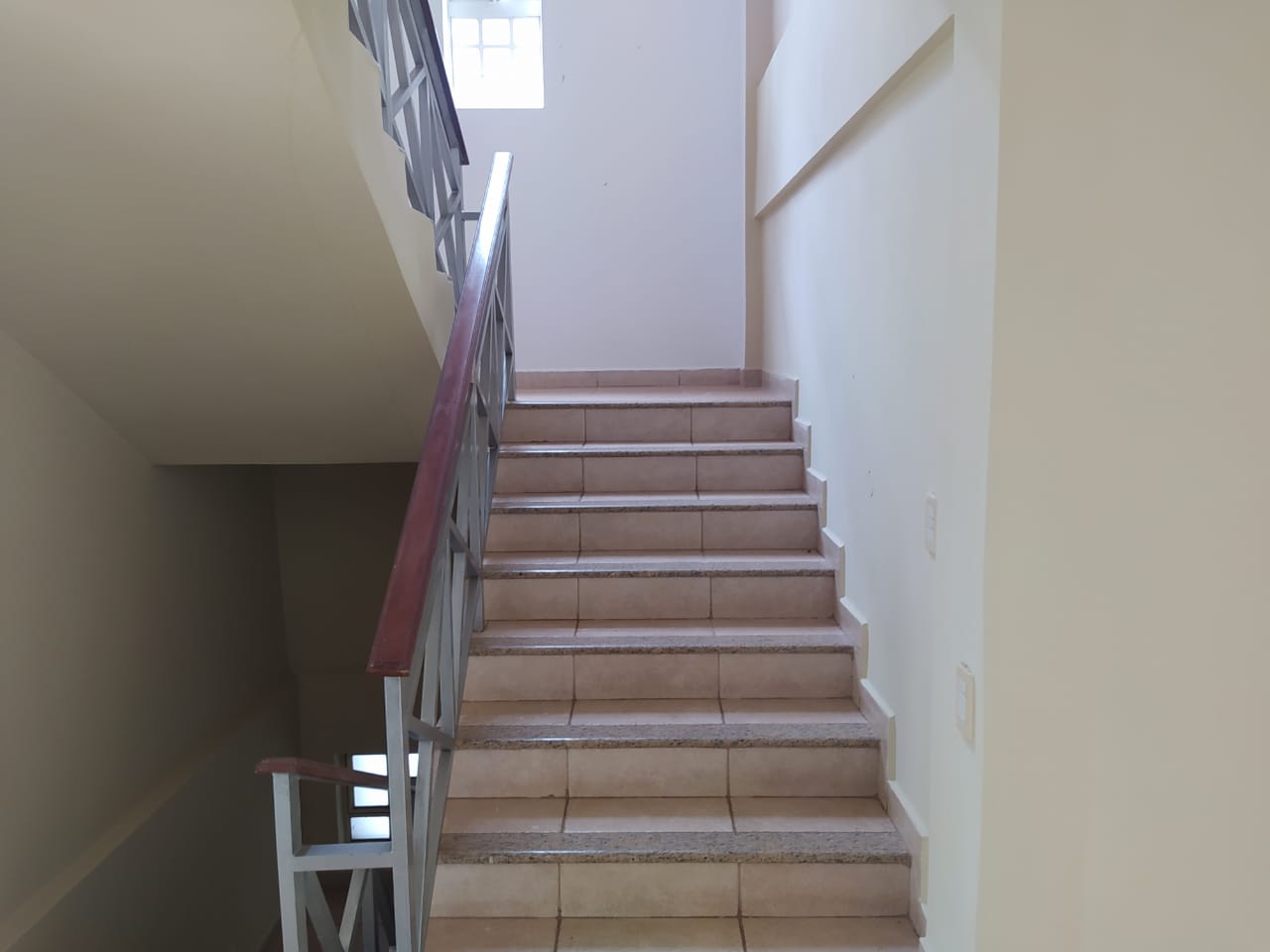 Imagem Casa de Condomínio com 3 Quartos à Venda, 200 m²em Jardim Ana Lúcia - Goiânia