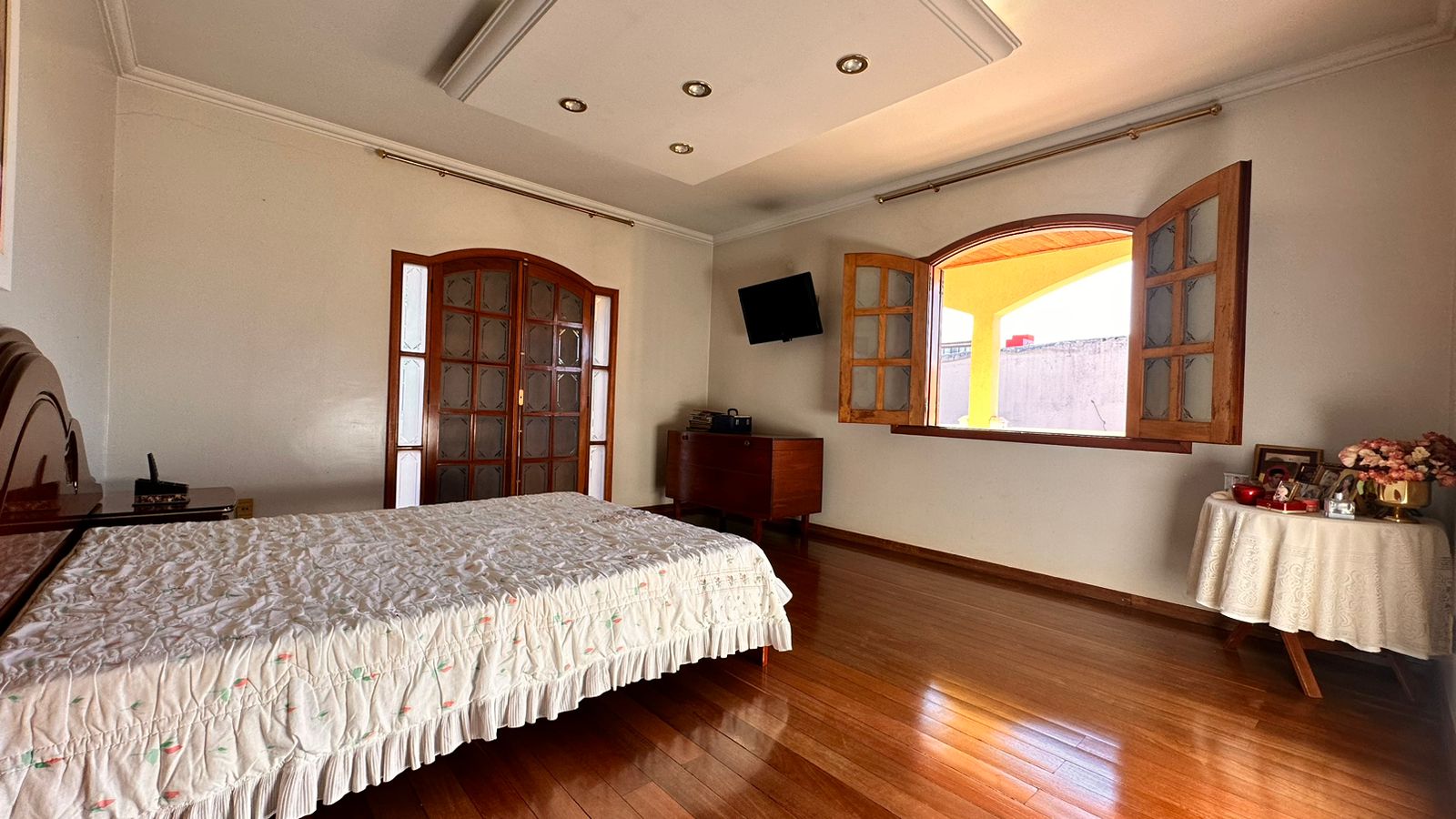 Imagem Sobrado com 5 Quartos à Venda ou Temporada, 587 m²em Taguatinga Norte (Taguatinga) - Brasília
