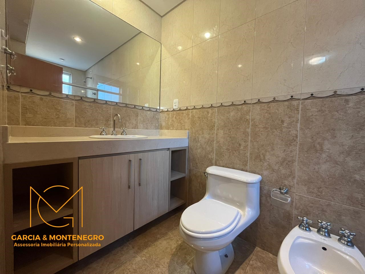 Imagem Apartamento com 3 Quartos para Alugar, 130 m²em Gonzaga - Santos