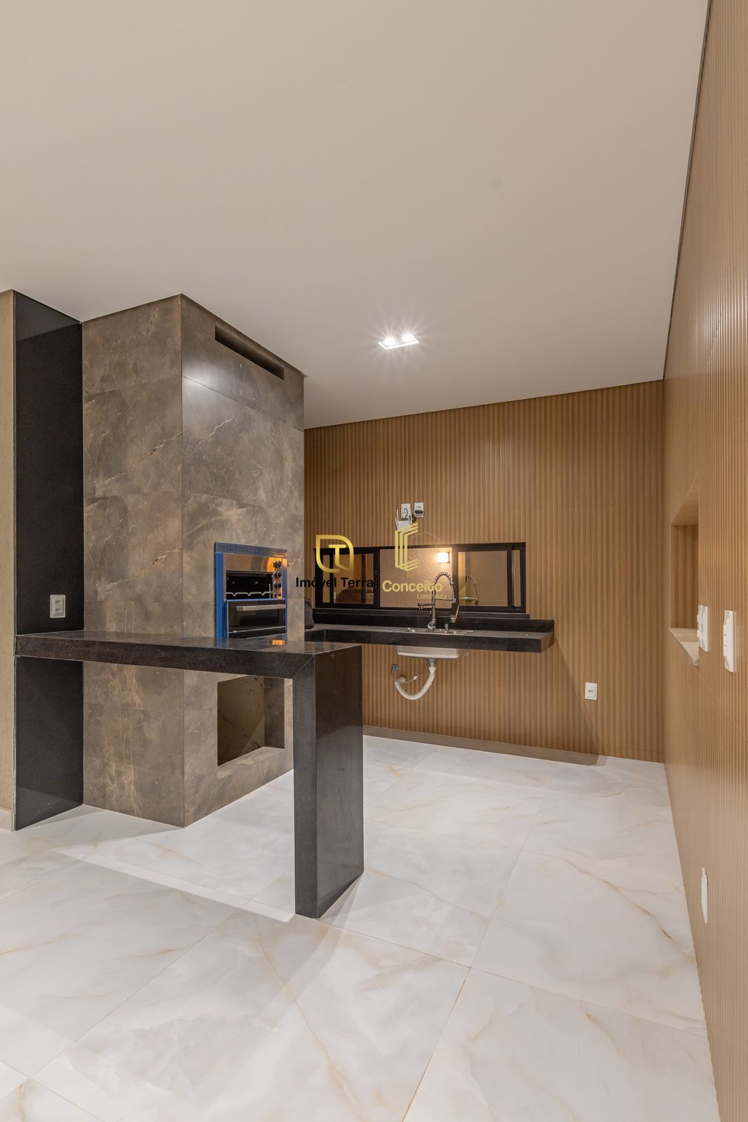 Imagem Casa de Condomínio com 5 Quartos à Venda, 356 m² em Cidade Alpha - Eusébio Imagem Casa de Condomínio com 5 Quartos à Venda, 356 m² em Cidade Alpha - Eusébio