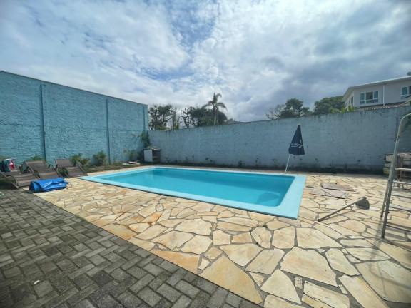 Imagem Casa com 5 Quartos à Venda, em Mariluz - Itapoá Imagem Casa com 5 Quartos à Venda, em Mariluz - Itapoá