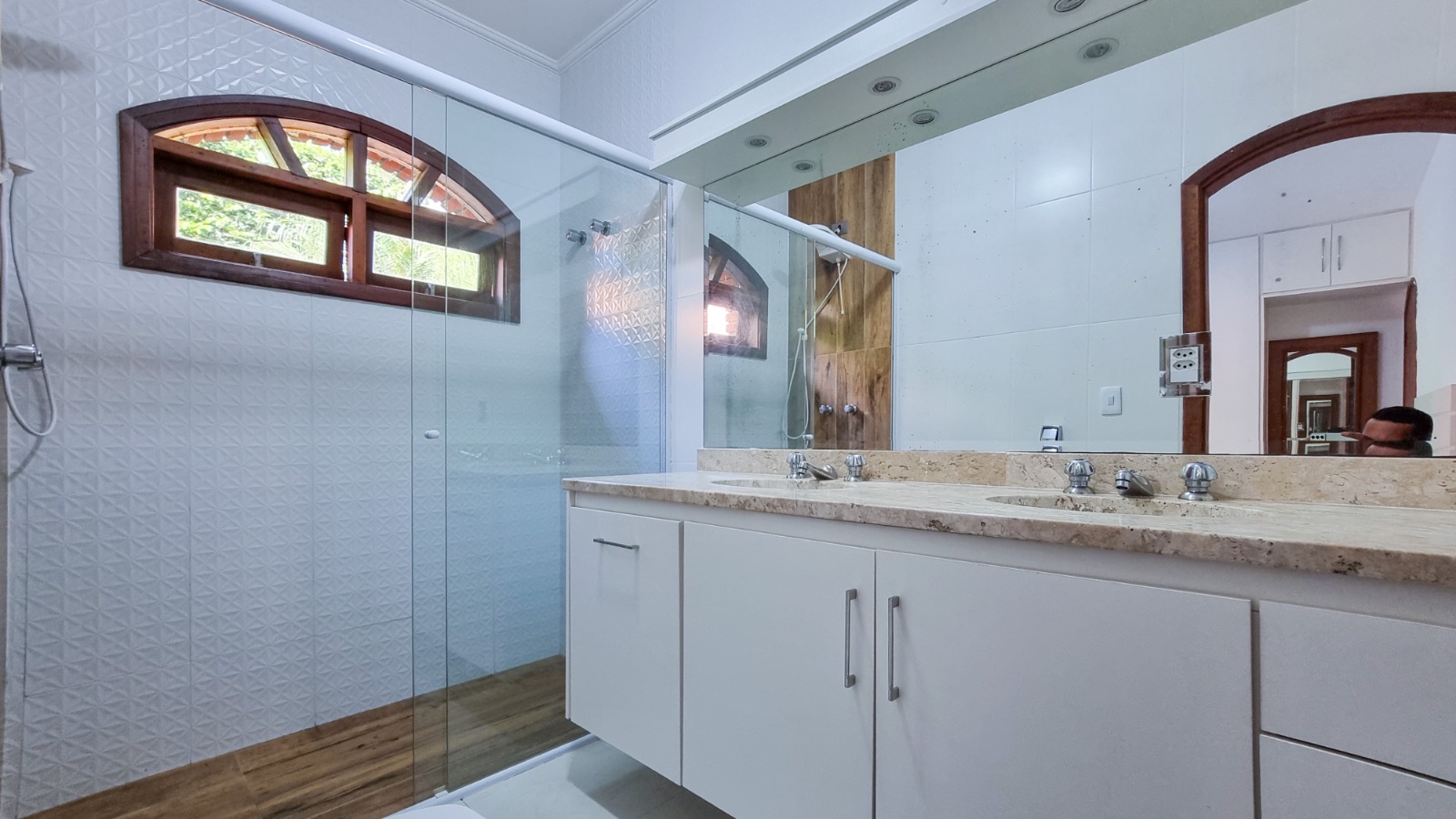 Imagem Casa de Condomínio com 3 Quartos à Venda, 250 m²em Alphaville - Santana de Parnaíba Imagem Casa de Condomínio com 3 Quartos à Venda, 250 m²em Alphaville - Santana de Parnaíba