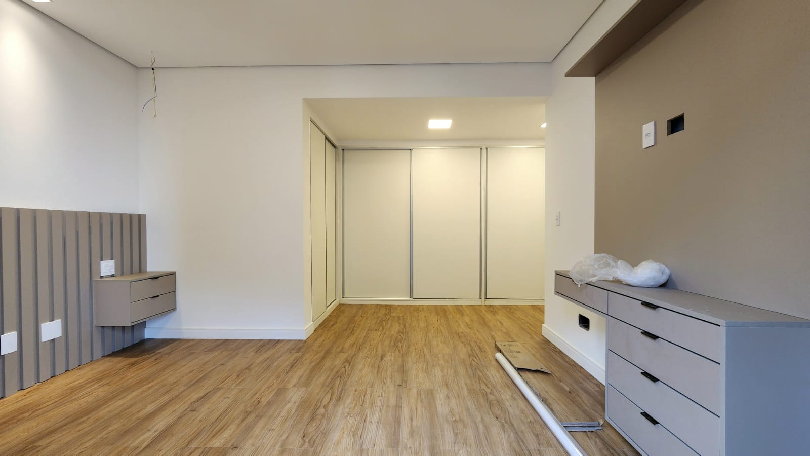 Imagem Apartamento com 4 Quartos à Venda, 251 m²em Pompéia - Santos