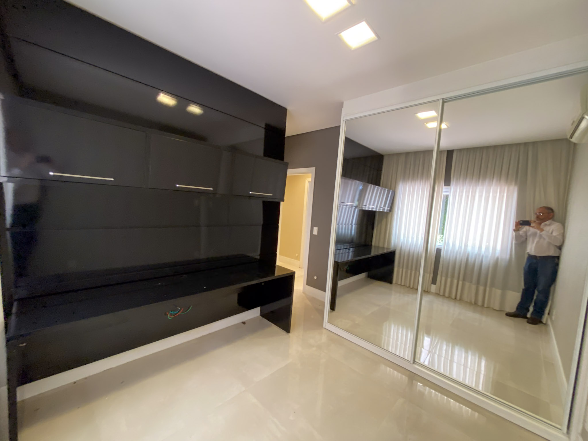 Imagem Casa de Condomínio com 4 Quartos à Venda ou Locação, 510 m²em Park Way - Brasília