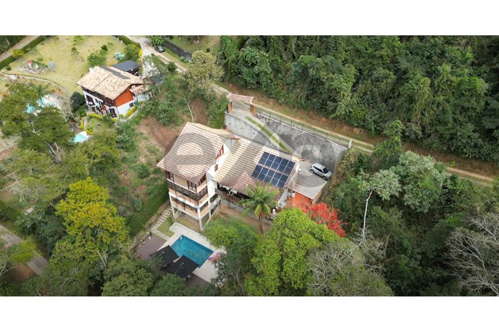 Imagem Casa de Condomínio com 5 Quartos à Venda, 317 m² em Itaipava - Petrópolis