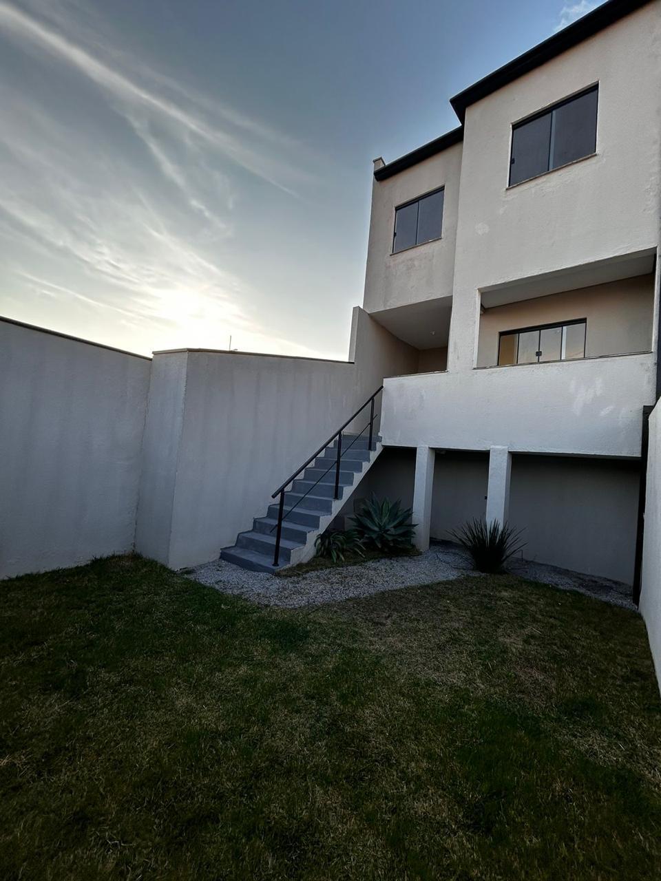 Imagem Sobrado com 3 Quartos à Venda, 90 m²em Vila Lavínia - Mogi das Cruzes