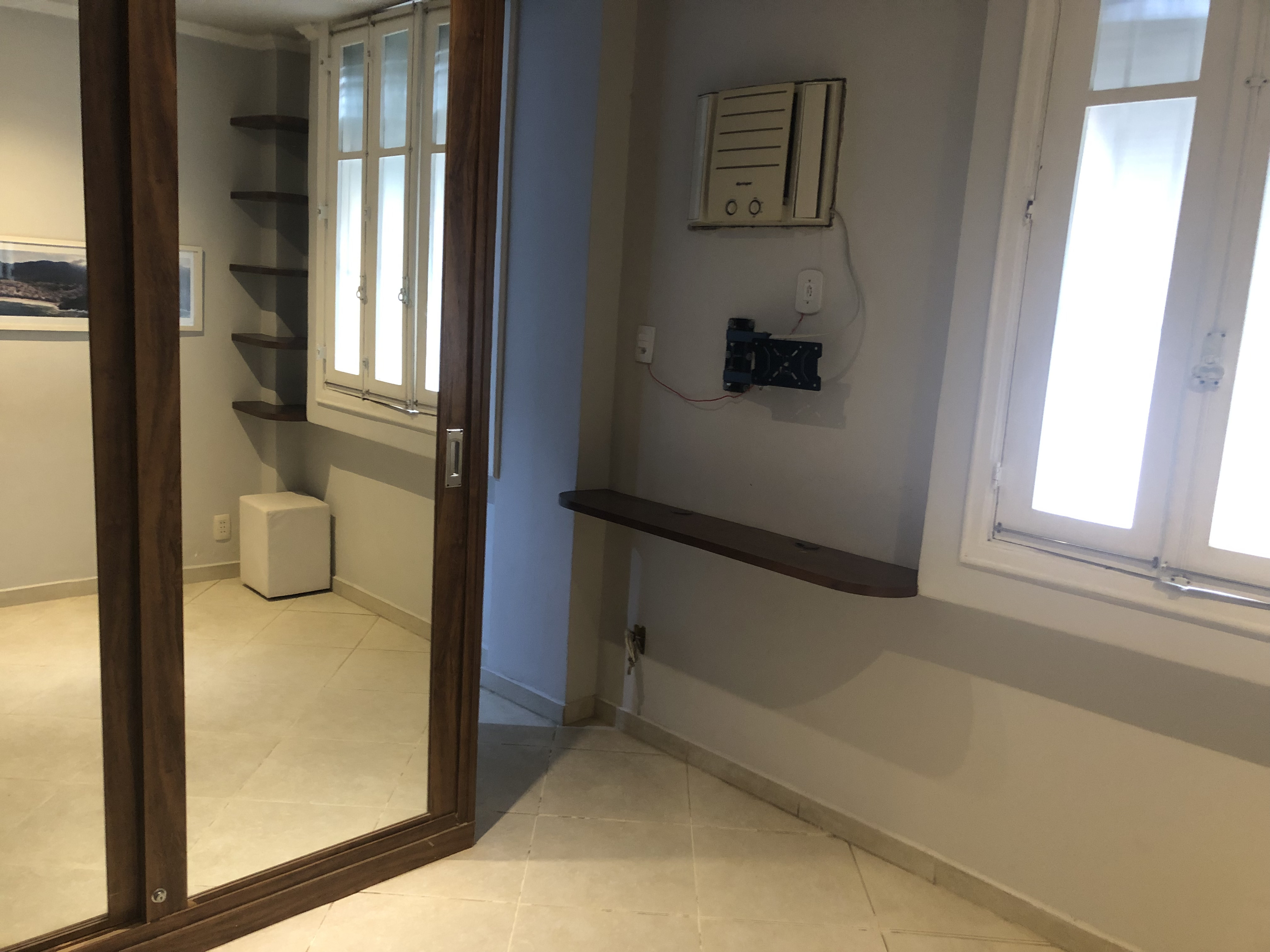 Imagem Apartamento com 1 Quarto à Venda, 35 m²em Copacabana - Rio de Janeiro Imagem Apartamento com 1 Quarto à Venda, 35 m²em Copacabana - Rio de Janeiro