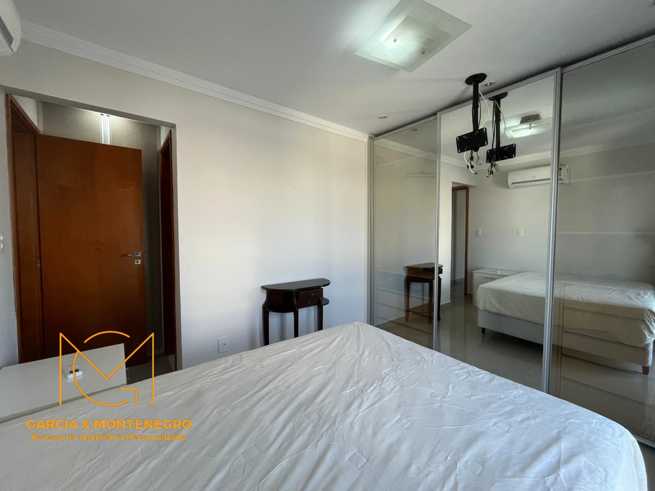 Imagem Apartamento com 3 Quartos para Alugar, 200 m²em Gonzaga - Santos