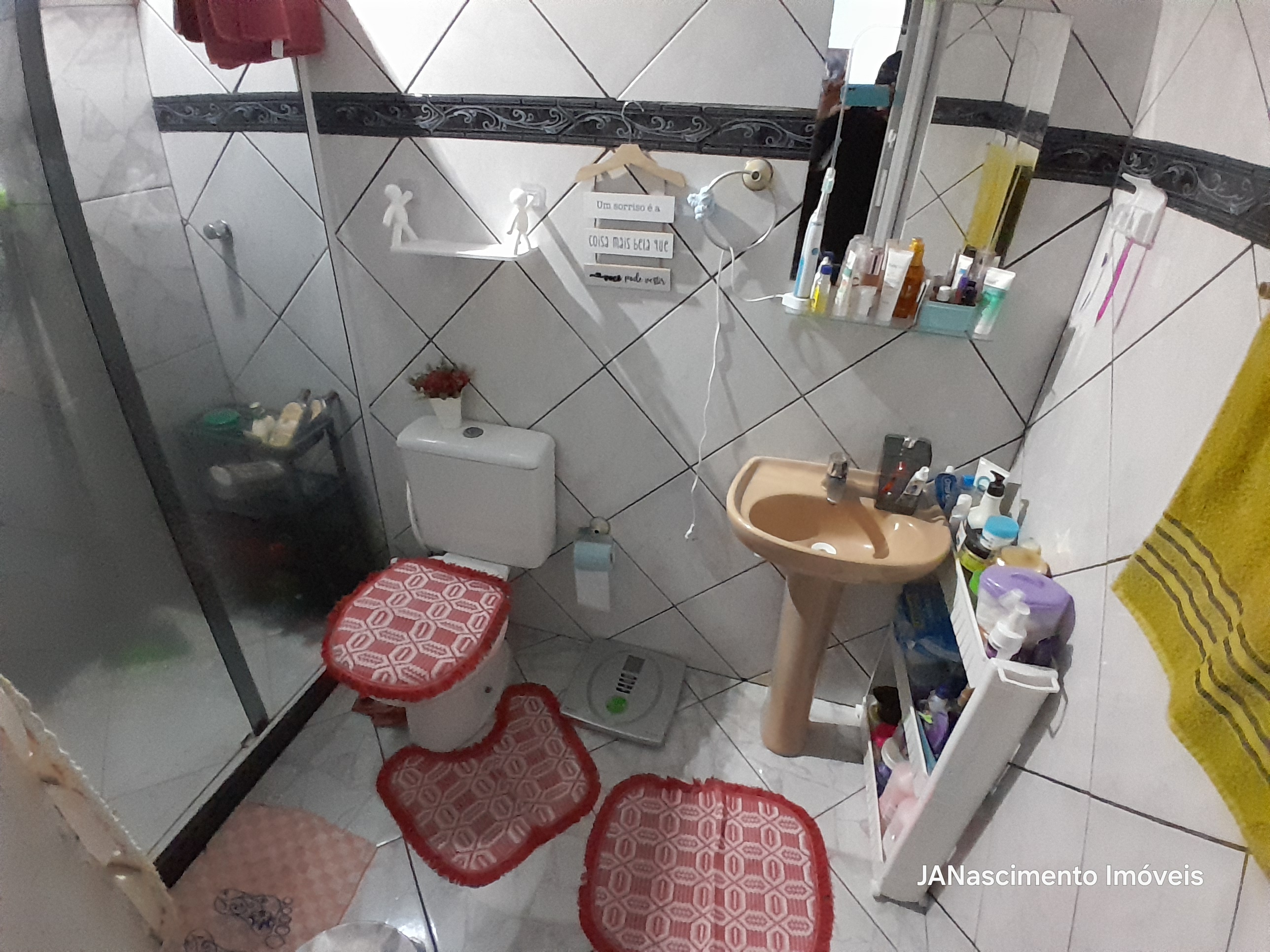 Imagem Casa com 2 Quartos à Venda, 150 m² em Bangu - Rio de Janeiro Imagem Casa com 2 Quartos à Venda, 150 m² em Bangu - Rio de Janeiro