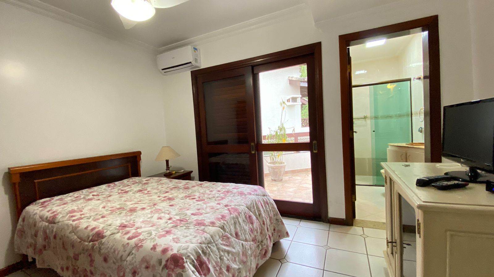 Imagem Casa com 8 Quartos à Venda ou Temporada, 896 m² em Riviera - Bertioga